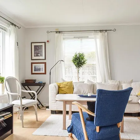 3 Bedroom Beautiful In Vanse Vanse