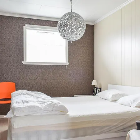 3 Bedroom Beautiful In Feriehus