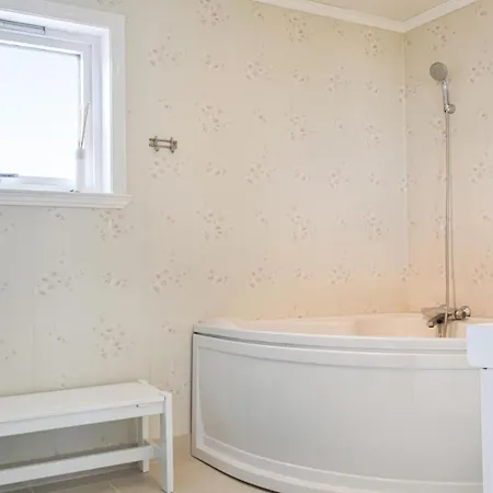 3 Bedroom Beautiful In *