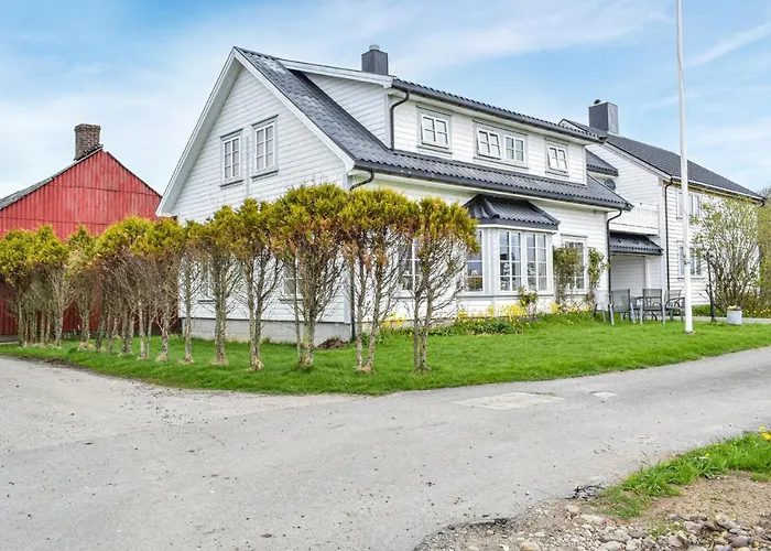 Feriehus 3 Bedroom Beautiful In *